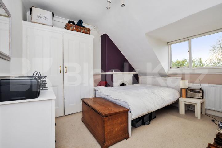 			High spec 2 bedroom property in fantastic location, 2 Bedroom, 1 bath, 1 reception Flat			 Wolseley Road, CROUCH END